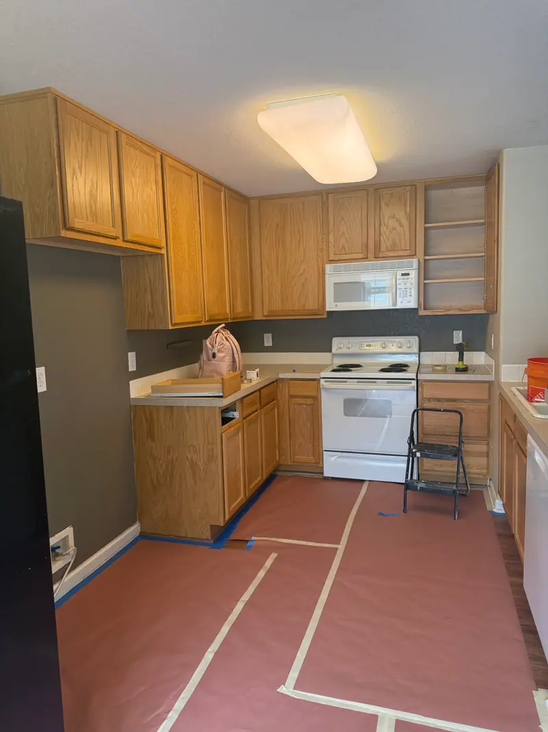 Oak kitchen cabinets before repainting